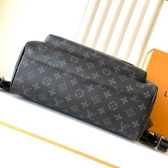 Louis Vuitton Rygsæk Monogram Eclipse Sort 40x31x15cm