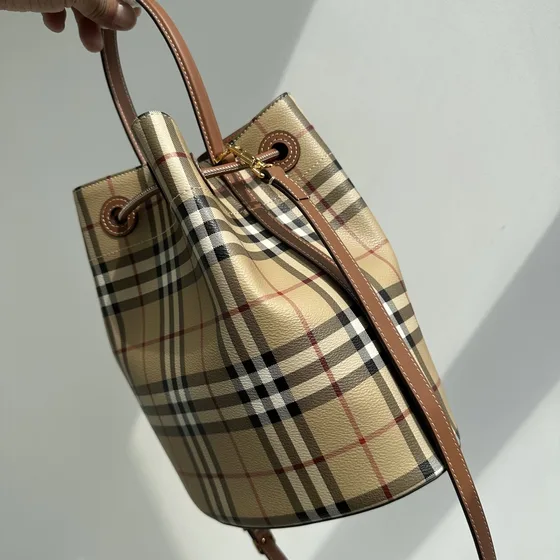 Burberry Check Bucket Bag Beige/Coklat Check Bucket Bag,Crossbody,Top Handle