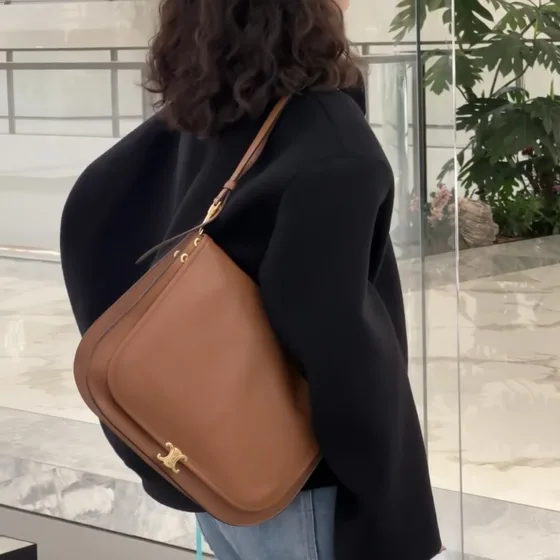Celine Triomphe Brun Skulderveske