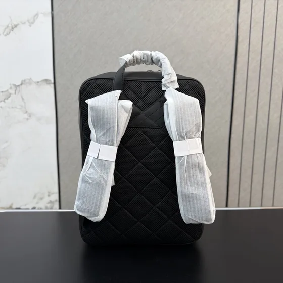 Bottega Veneta Intrecciato หนัง Backpack สีดำ Backpack