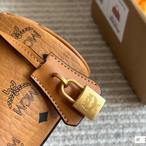 MCM Ella Boston Mini Cognac Asa superior