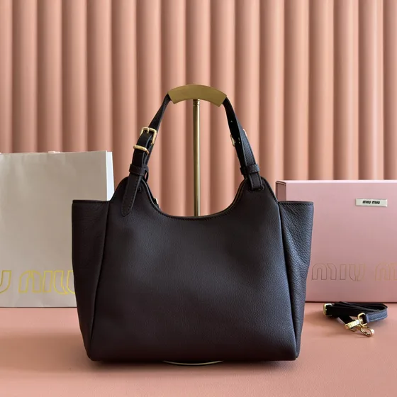 Miu Miu Piel Bolso tote With Detachable Estuche Dark Marrón Bolso tote