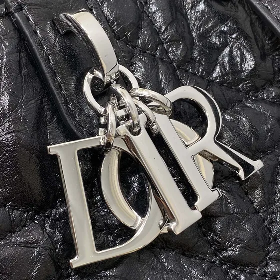 Dior Lady Dior Vertical Tote Hitam Tote Bag
