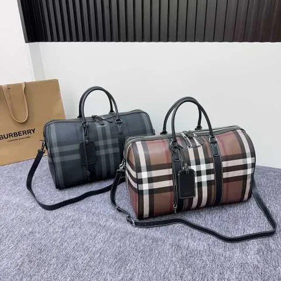 Burberry House Check Coklat travel