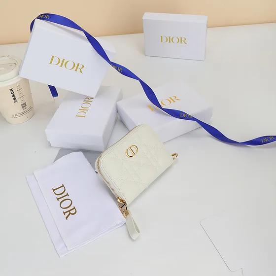 Dior Caro Zipped Coin Purse Белый Coin Purse