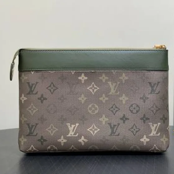 Louis Vuitton M26970 Monogram Eclipse Reverse 27 x 20 x 5 cm everyday
