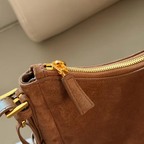 Prada Re-Edition 2005 Mocka Hobo Bag Brun Large:37*18cm; Small Hobo