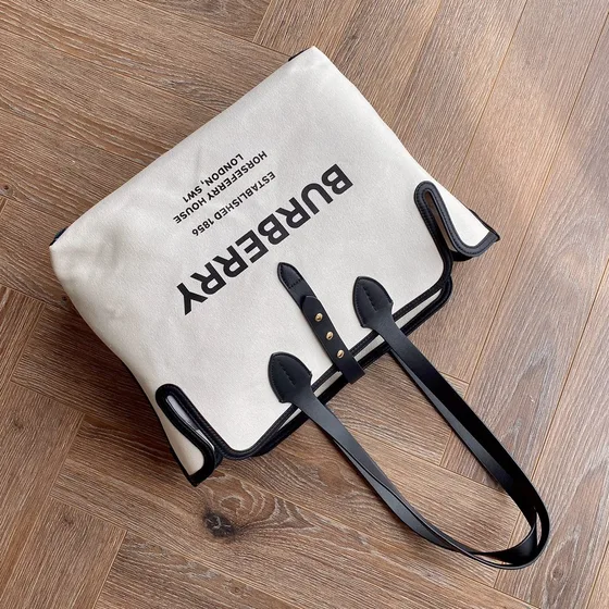 Burberry Horseferry Print Kanvas Tote Beige/Hitam Tote Bag