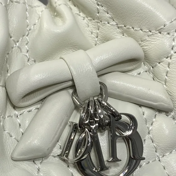 Dior Dior Milly Drawstring Beuteltasche Weiß Schultertasche