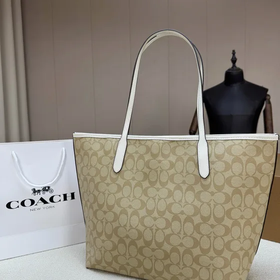 Coach City Tote 33 Khaki White 33cm Tote Bag