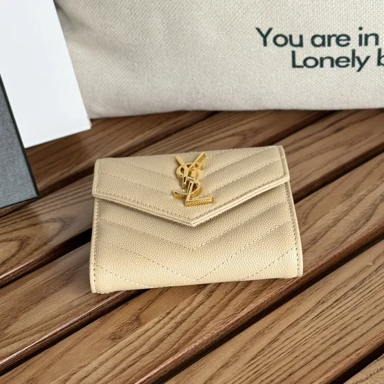 YSL Cassandre Matelassé Envelope Brieftasche Beige Brieftasche