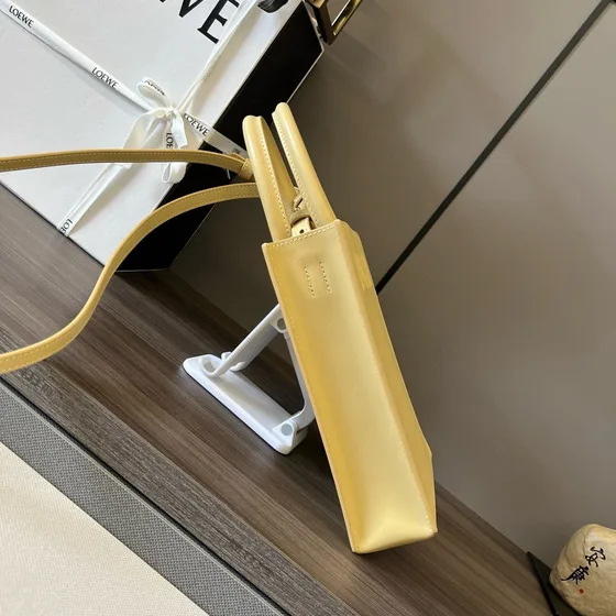 Loewe Standard A5 Shoppertasketur Light Gul Shoppertasketur