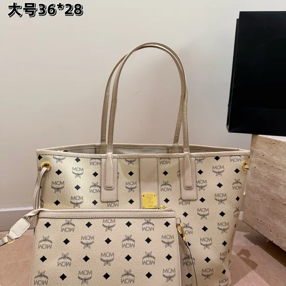 MCM Toni Visetos بيج Tote Bag