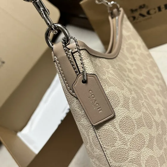 Coach Gallery Tote tas In Signature Doek Light Khaki/Chalk Tote tas