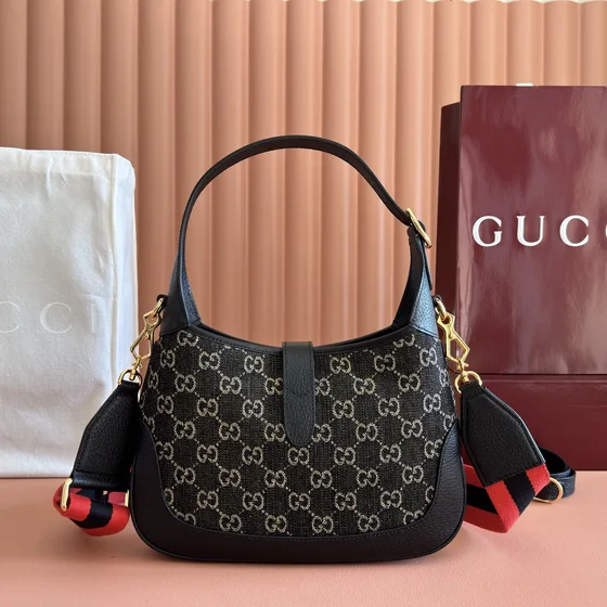 Gucci Jackie 1961 Small Hobo Bag สีดำ Hobo