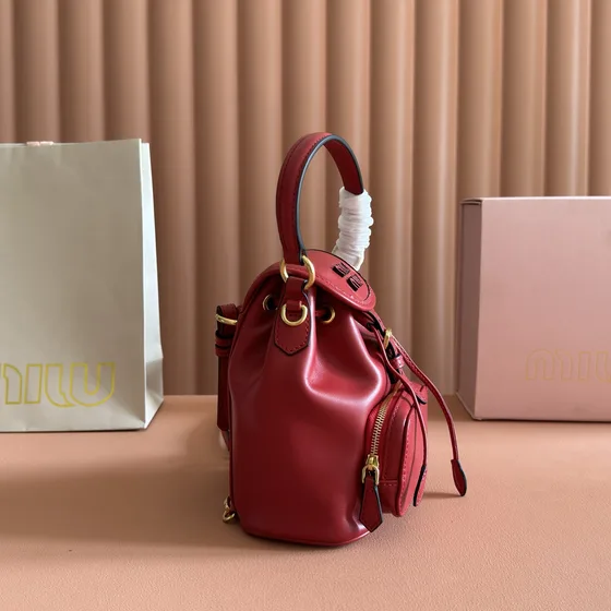 Miu Miu Cuir Bucket Sac à dos Rouge Sac à dos