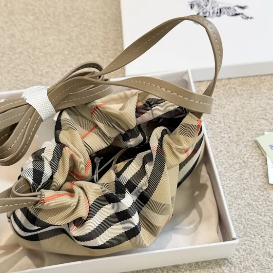 Burberry Vintage Check Drawstring Portaoggetti Beige Crossbody
