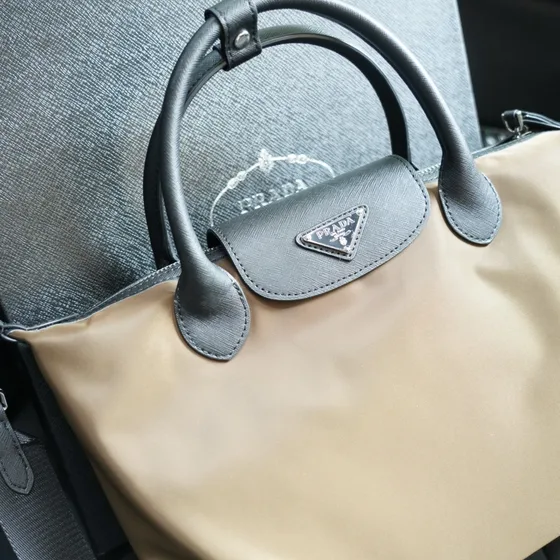 Prada Re-Nylon And Saffiano Couro Bolsa tote Bege/Gray Bolsa tote