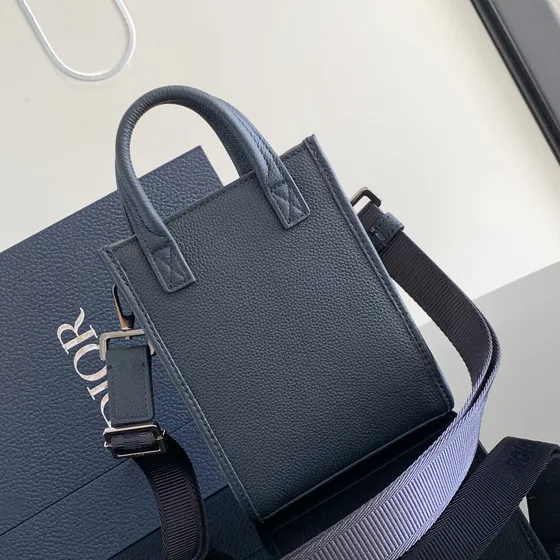 Dior Dior And Hylton Nel North-South Mini Bolso tote Azul marino Azul Bolso tote