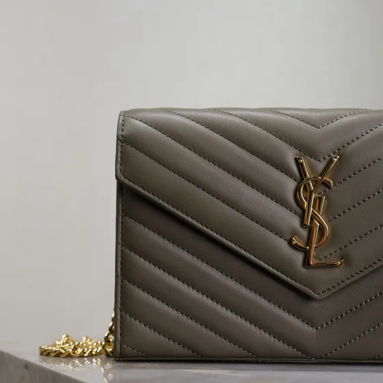 YSL Cassandre Matelassé Chevron Envelope Chain Кошелёк Dark Gray Woc