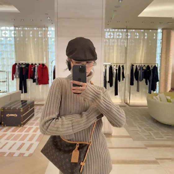 Louis Vuitton Carryall Braun Schultertasche