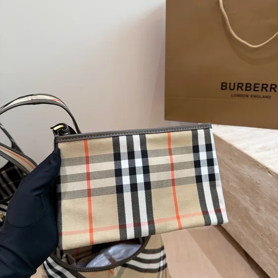 Burberry Check Hobo Bag Bej Check Hobo