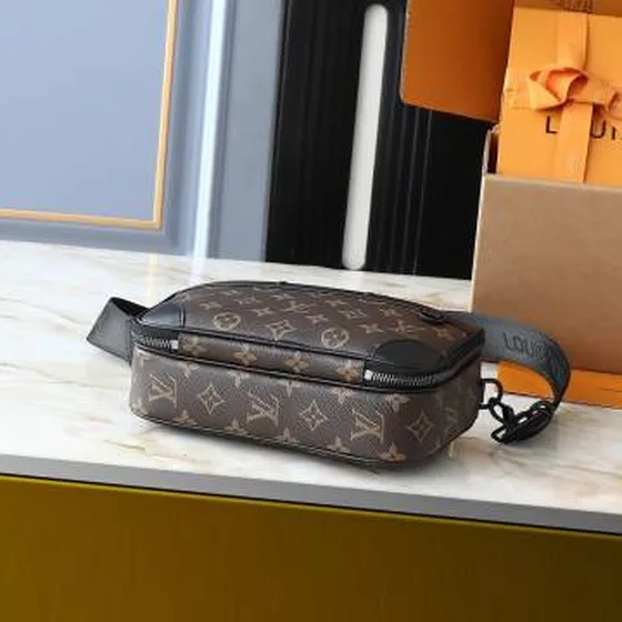 Louis Vuitton Camera bag Monogram Bruin Zwart crossbody