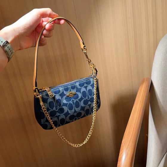 Coach Large Wristlet 19 In Signature Denim Denim Blå Clutch
