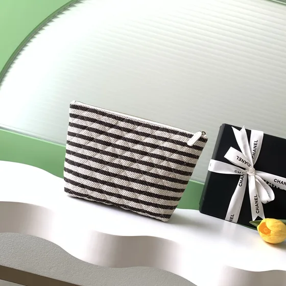 Chanel Classic Etui Zwart And Wit Striped Clutch