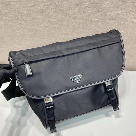 Prada Re-Нейлон And Saffiano Кожа Сумка-мессенджер Чёрный Crossbody
