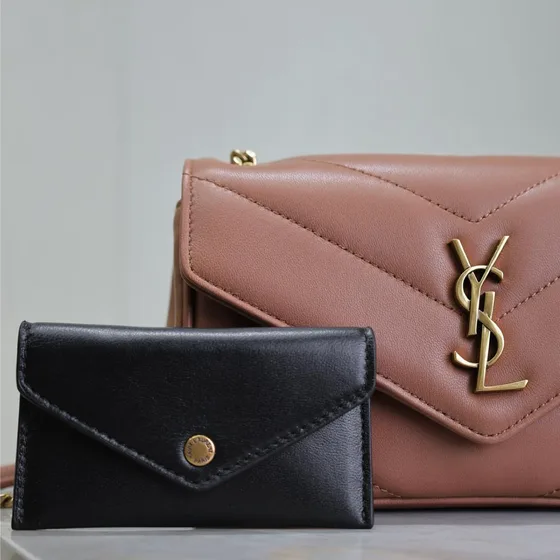 YSL Cassandre Matelassé Chevron Small Envelope Chain Bag Blush Lyserød Crossbody