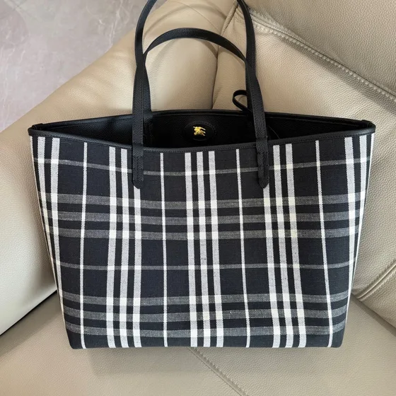 Burberry Reversible Tote Preto Bolsa tote