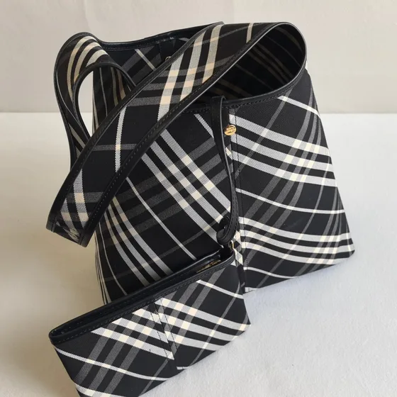 Burberry Check Medium Tote tas Zwart Tote tas