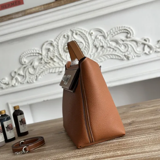 Hermes Kelly 2424 بني Shoulder Bag