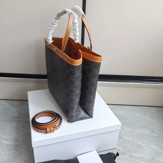 Celine Triomphe Lona Tote Negro Marrón Bolso tote