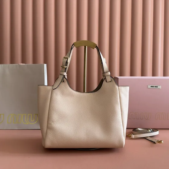 Miu Miu Pelle Borsa tote With Portaoggetti Charm Beige Borsa tote