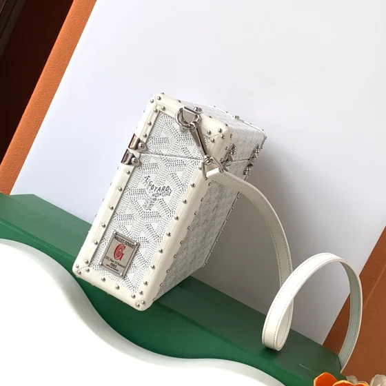 Goyard Cassette Trunk Bag Vit Crossbody