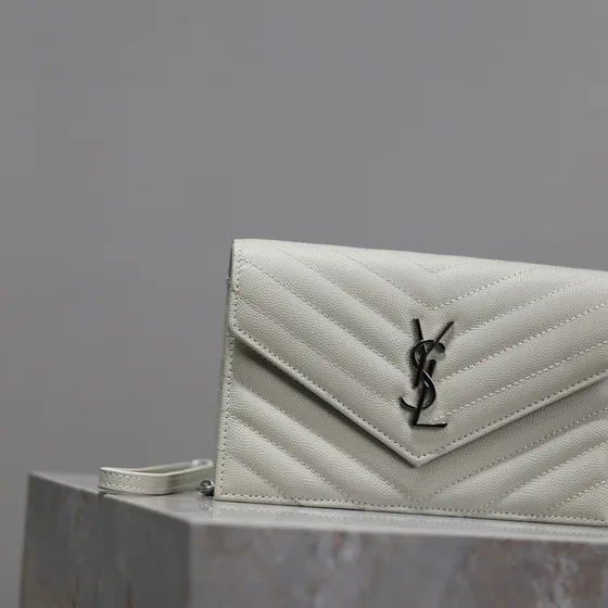 YSL Cassandre Matelassé Envelope Wristlet Pochette Blanc Pochette