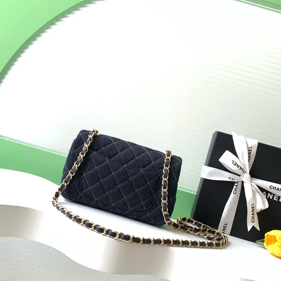 Chanel Classic Flap Lacivert Mavi Kapaklı çanta