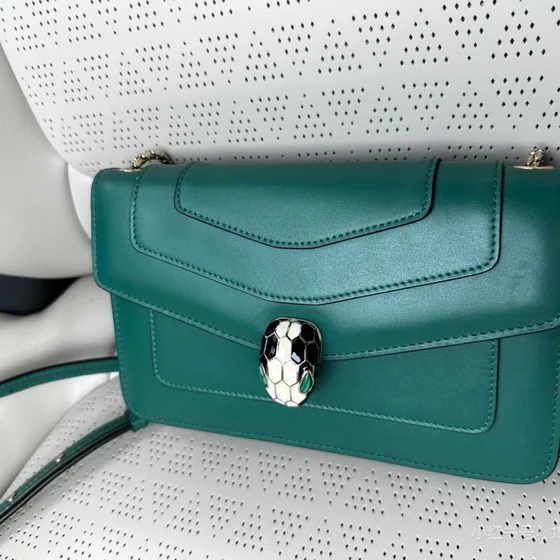 Bvlgari Serpenti Forever Shoulder Bag أخضر Crossbody
