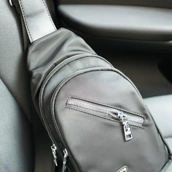 Prada Re-Nylon Sling Rugzak Zwart Belt Bag
