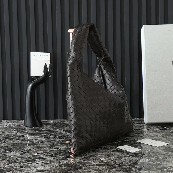 Bottega Veneta Shoulder Bag With Intrecciato Dark Brown Hobo