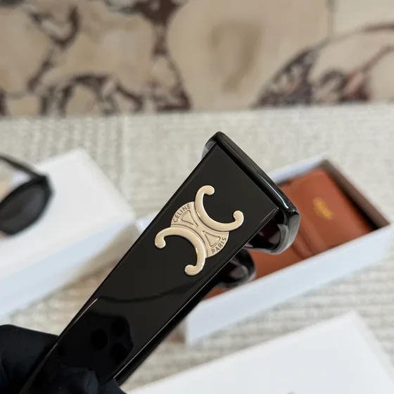 Celine Triomphe Sunglasses Case Caramel Braun Clutch