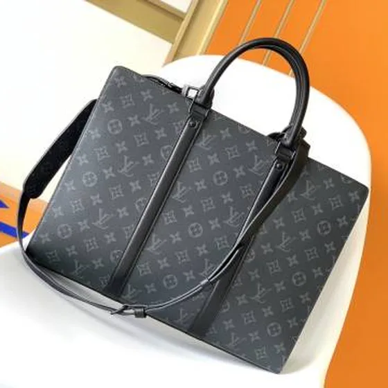 Louis Vuitton M45265 Sac Plat Horizontal Zipp Monogram Eclipse 31 x 39 x 8 5 cm business