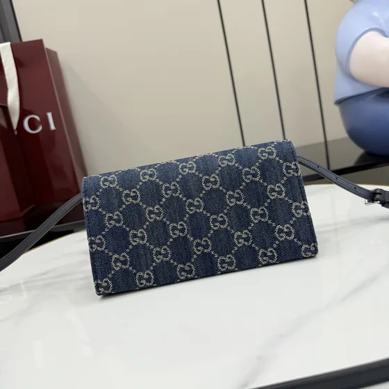 Gucci Gg Denim Carteira With Chain Dark Azul Woc