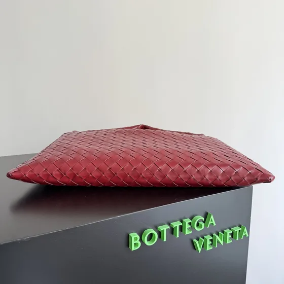 Bottega Veneta Small Hop Bordô Hobo