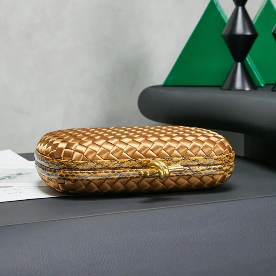 Bottega Veneta Knot Pochette Doré Pochette