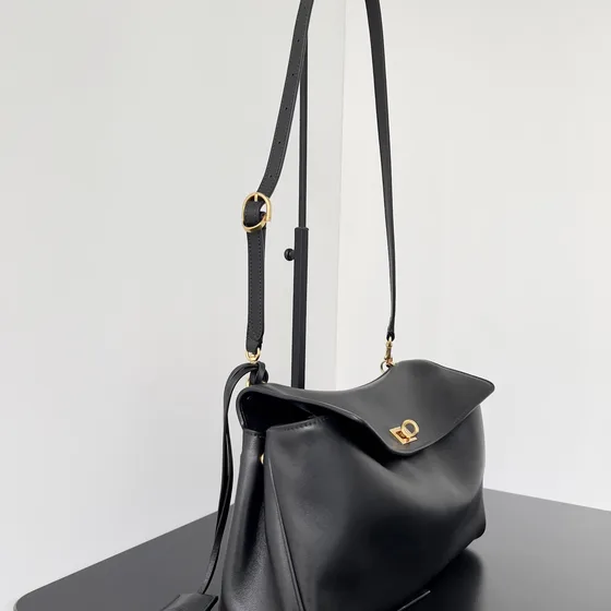 Balenciaga Rodeo Medium Bag สีดำ Shoulder Bag