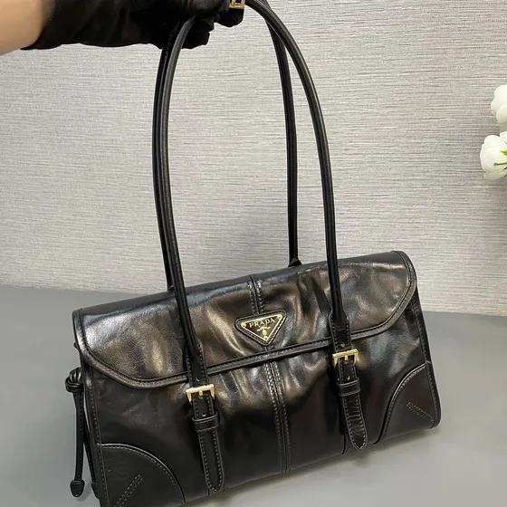 Prada Soft Kulit sapi muda Top Handle Shoulder Bag Hitam Top Handle