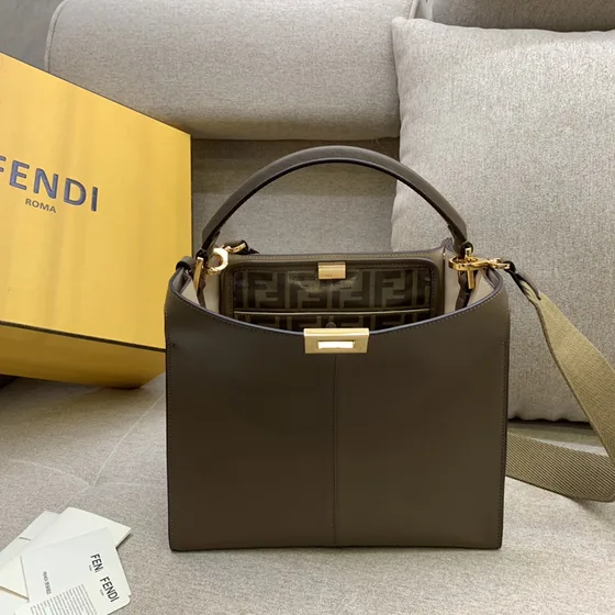 Fendi Peekaboo X-Lite สีน้ำตาล Shoulder Bag
